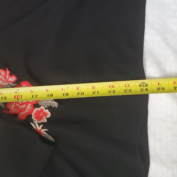 BY Together women's black embroidery top size M - Picture 14 of 15